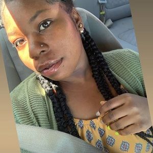 Meet your Posher, Tashira